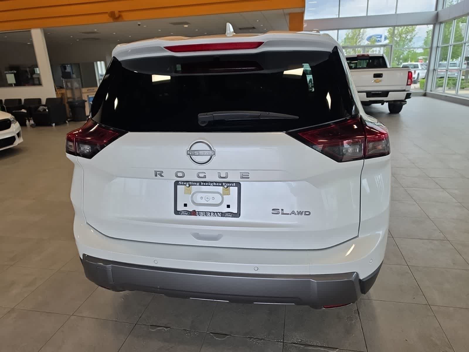 Used 2026 Nissan Rogue SL AWD/4WD image 9