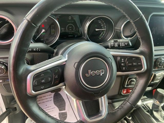Used 2022 Jeep Wrangler Unlimited Rubicon 4xe w/ Cold Weather Group AWD/4WD image 18