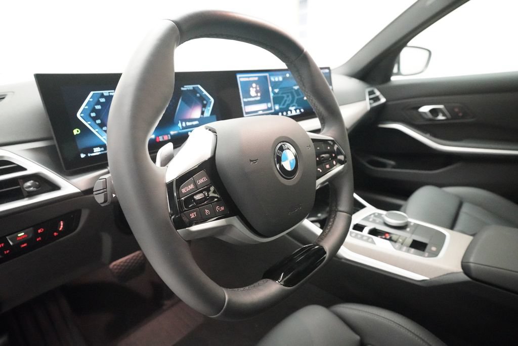 Used 2025 BMW 330i xDrive Sedan AWD/4WD image 8