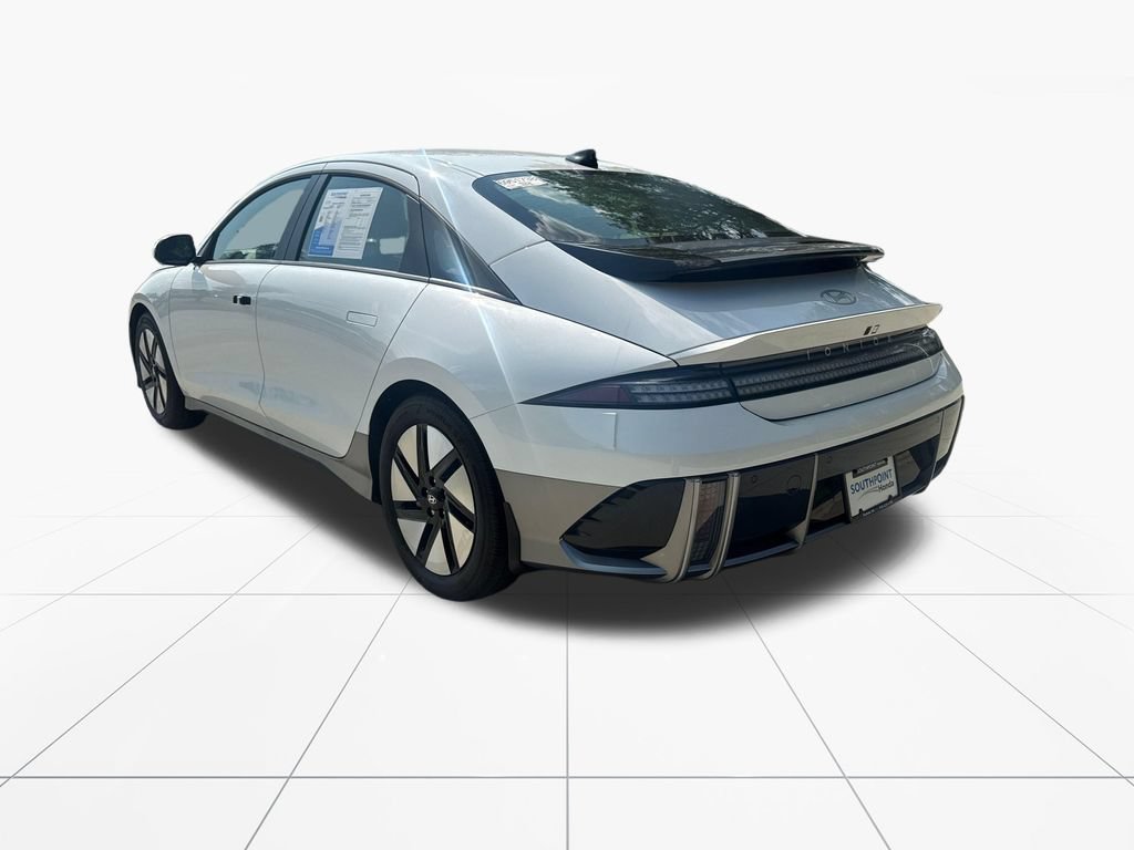 Used 2024 Hyundai Ioniq 6 SE RWD image 6