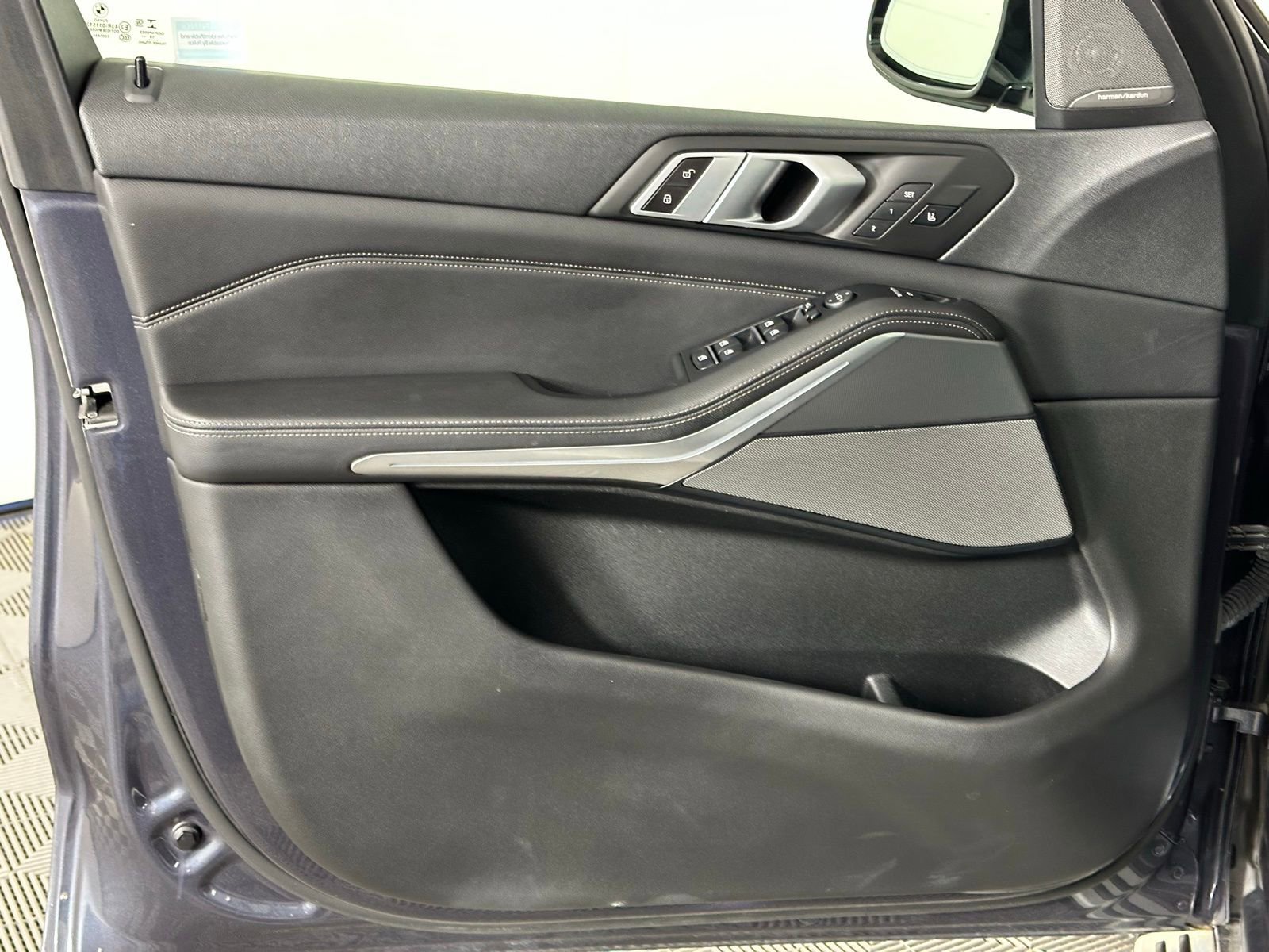 Used 2019 BMW X5 xDrive50i w/ Parking Assistance Package image 36