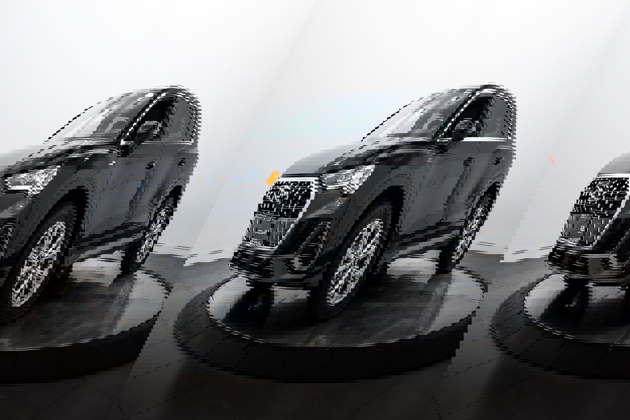 Certified 2025 Audi Q3 2.0T Premium Plus w/ Premium Plus Package AWD/4WD image 6