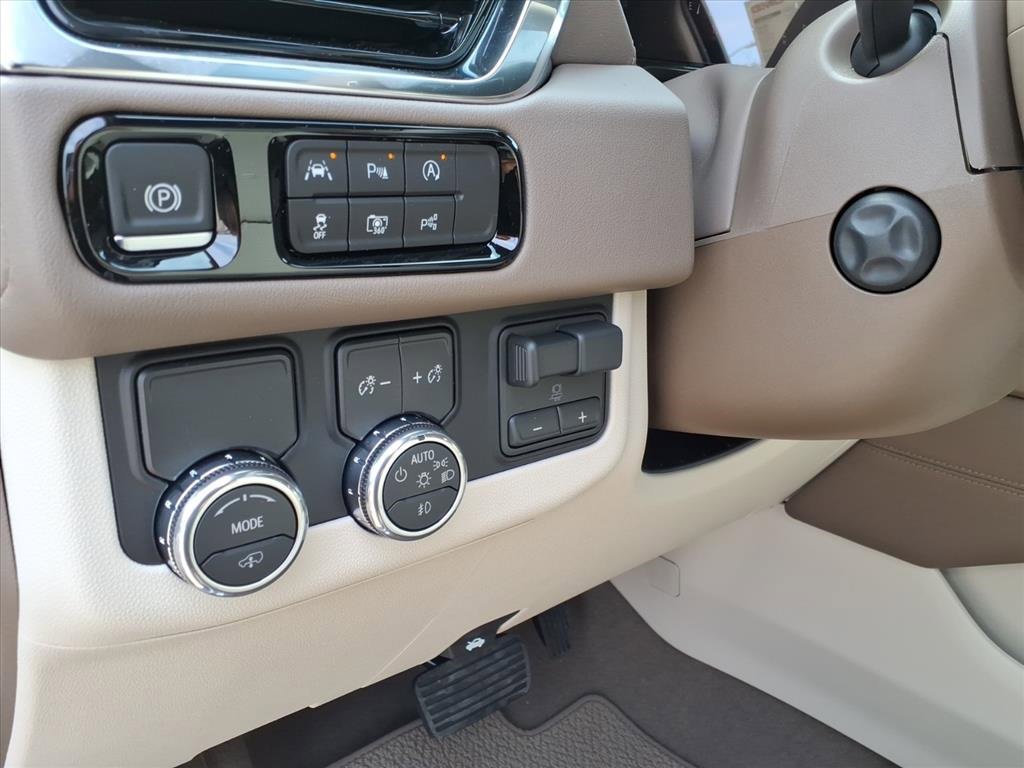 New 2026 GMC Yukon XL Denali w/ Denali Reserve Package image 22