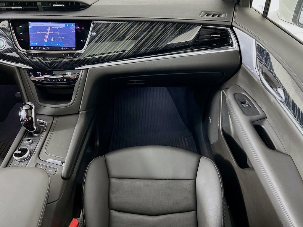 Used 2024 Cadillac XT6 Premium Luxury w/ Technology Package image 25