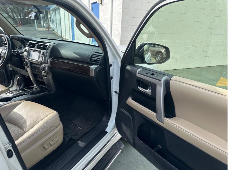 Used 2015 Toyota 4Runner Limited image 32