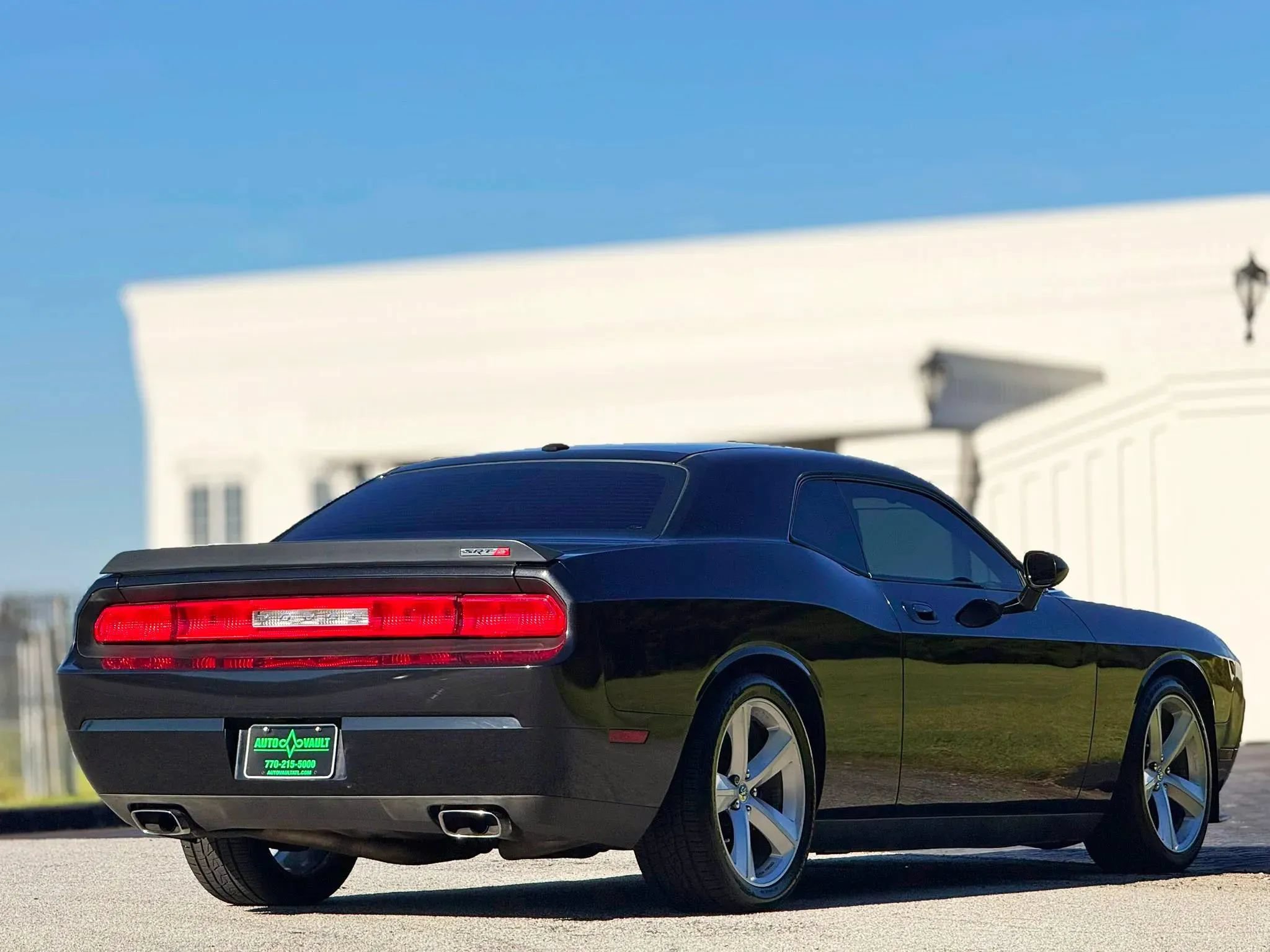 Used 2010 Dodge Challenger SRT8 w/ SRT Option Group II RWD image 9