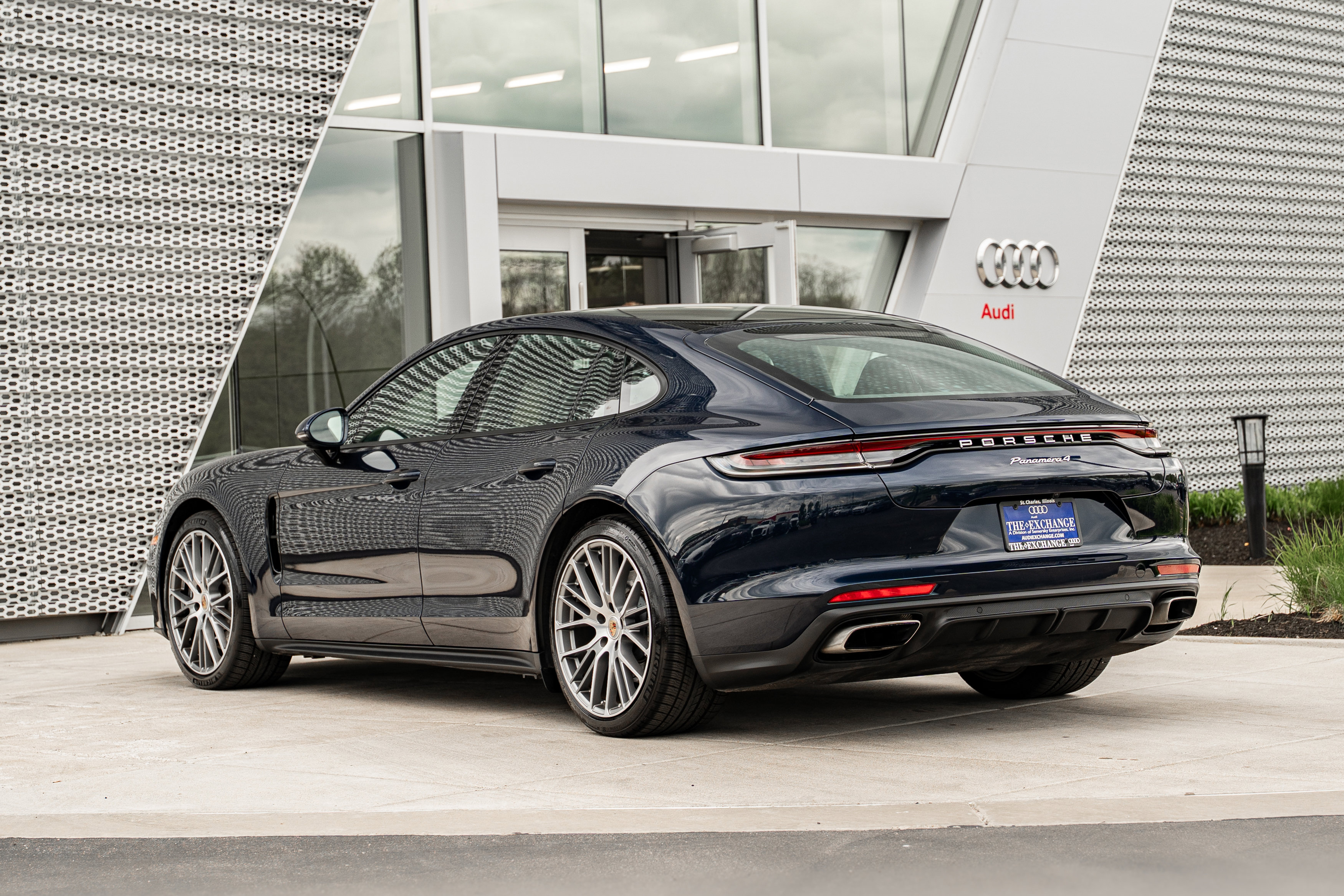 Used 2021 Porsche Panamera 4 AWD/4WD image 5