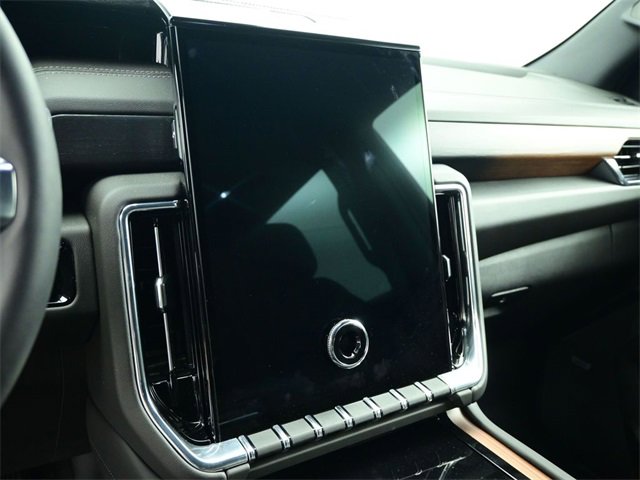 Used 2025 GMC Yukon XL Denali w/ Sun & Power Step Package image 23