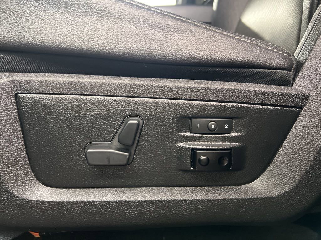 Used 2017 RAM 1500 Laramie w/ Convenience Group image 26