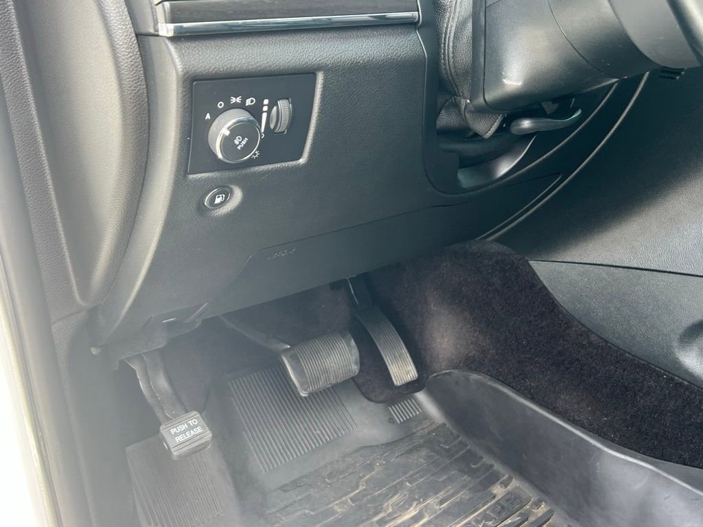 Used 2018 Jeep Grand Cherokee Limited AWD/4WD image 28