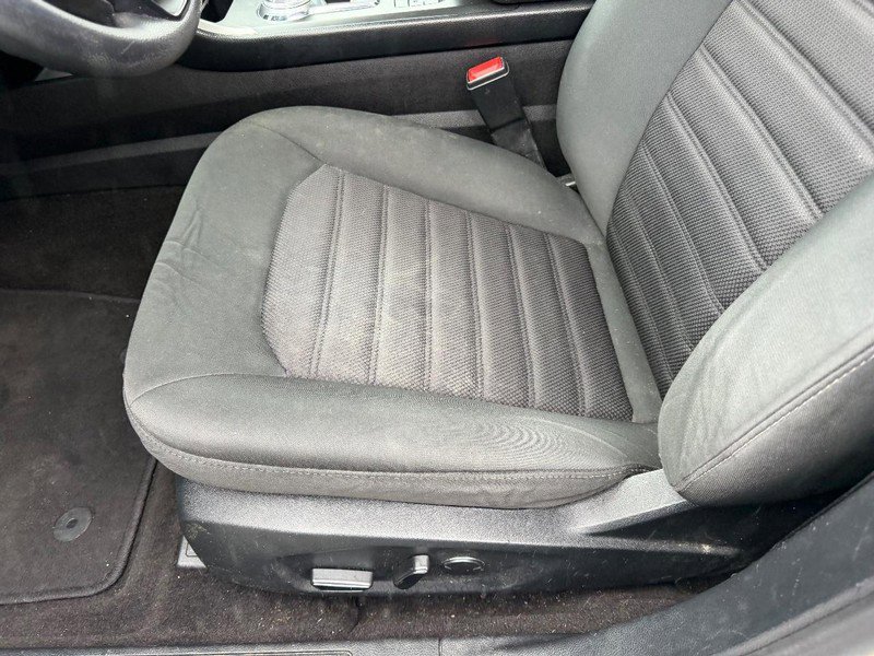 Used 2020 Ford Fusion SE image 19