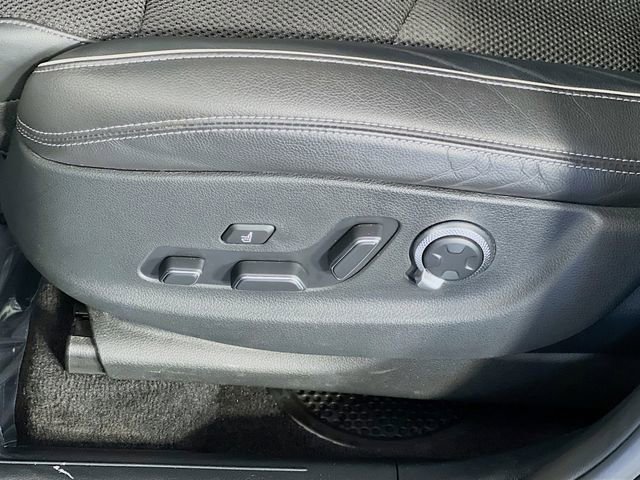 Used 2024 Genesis GV70 2.5T w/ Sport Prestige Package image 13