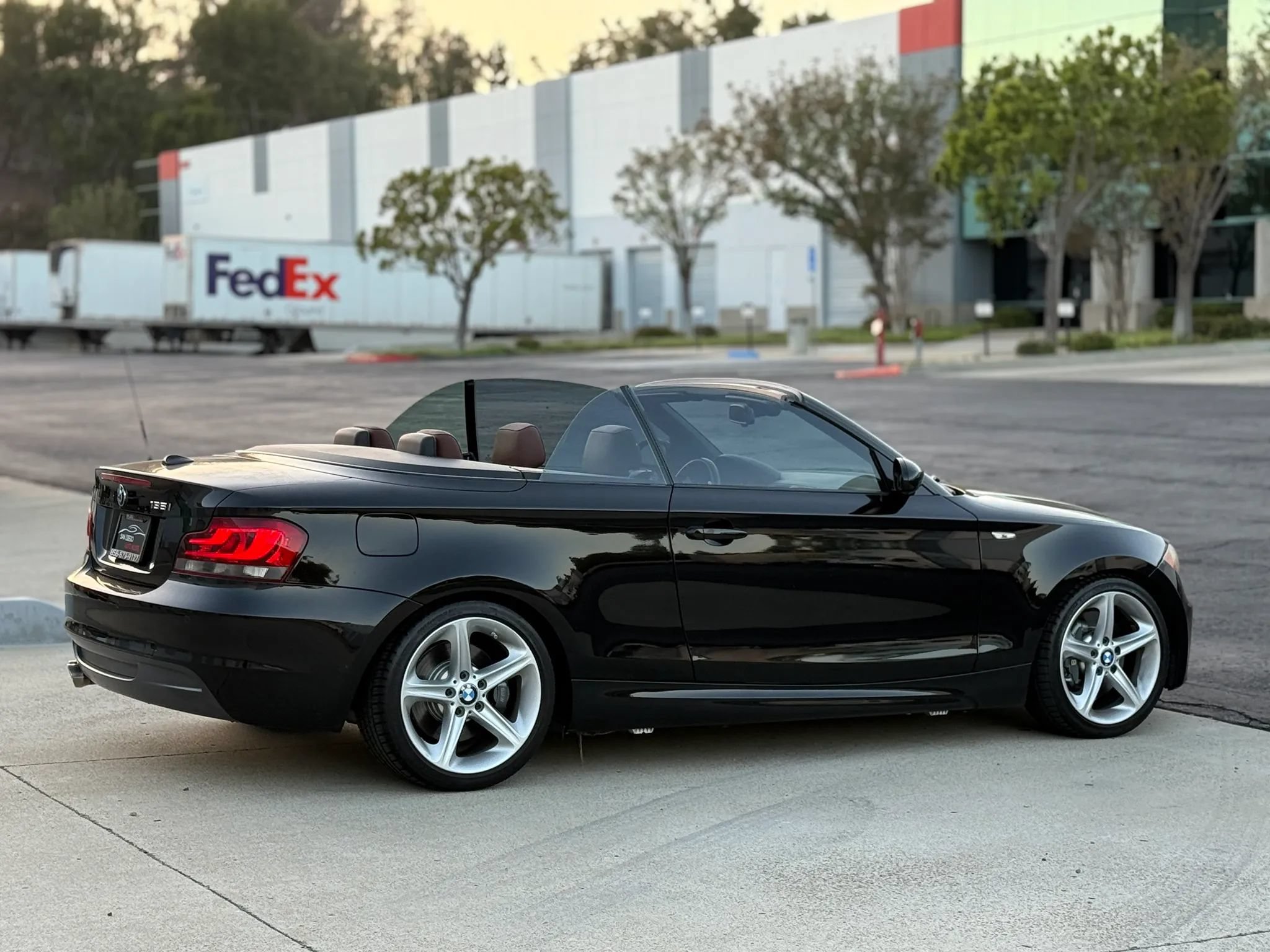Used 2009 BMW 135i Convertible RWD image 12