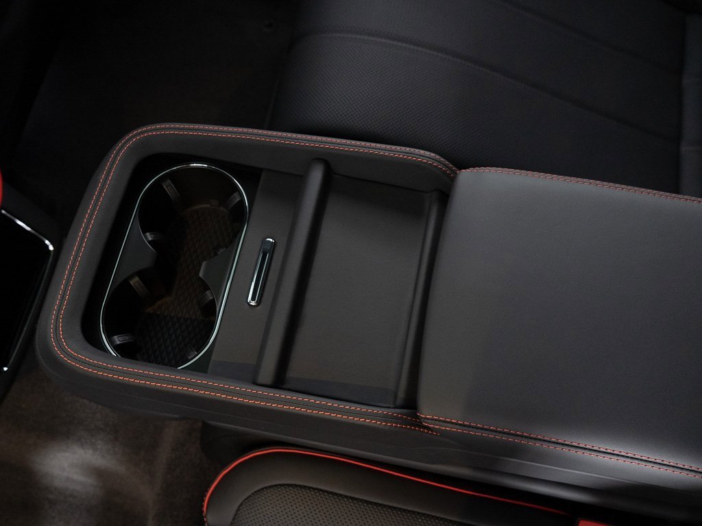 Certified 2025 Bentley Bentayga image 27