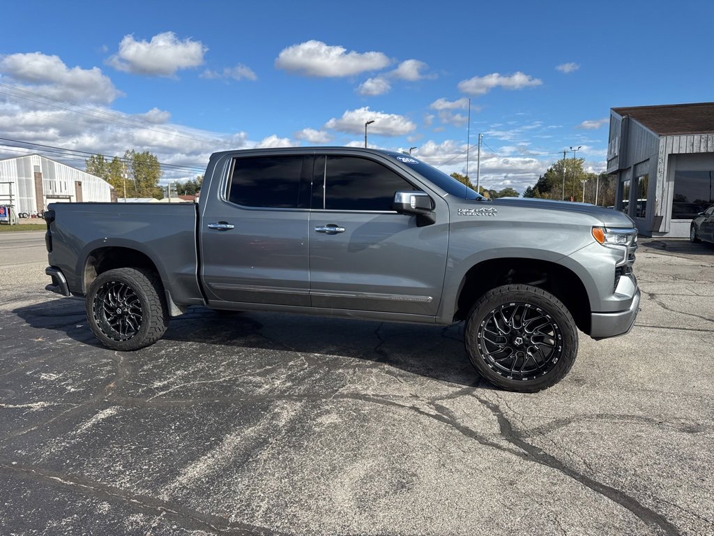Used 2024 Chevrolet Silverado 1500 High Country w/ Technology Package image 11