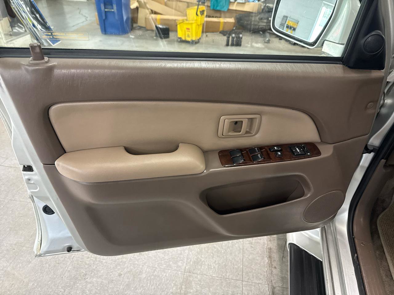 Used 2001 Toyota 4Runner Limited image 29