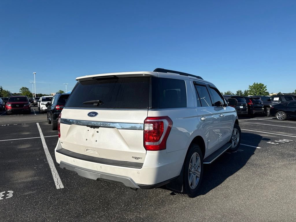 Used 2019 Ford Expedition XLT w/ Equipment Group 202A AWD/4WD image 12