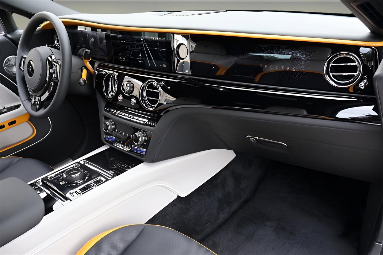 New 2026 Rolls-Royce Spectre image 22