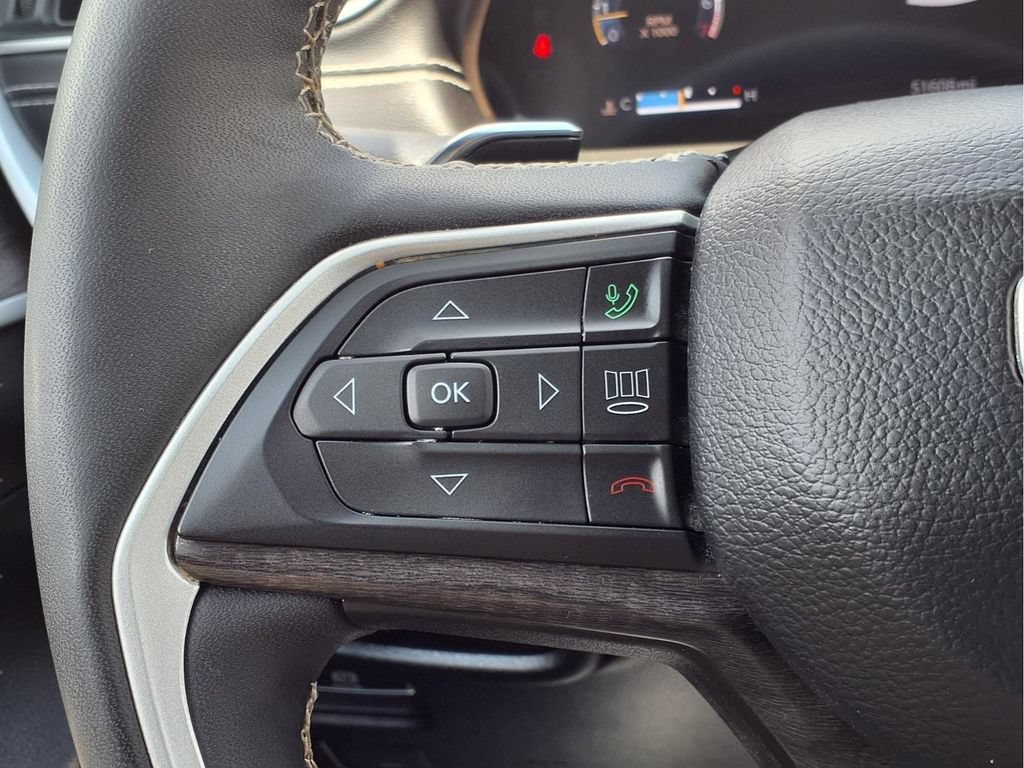 Used 2023 Jeep Grand Cherokee Limited w/ Luxury Tech Group II AWD/4WD image 14