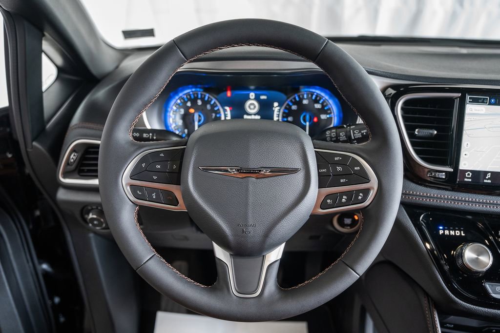 New 2026 Chrysler Pacifica Pinnacle image 28