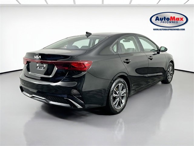 Used 2023 Kia Forte LXS image 2