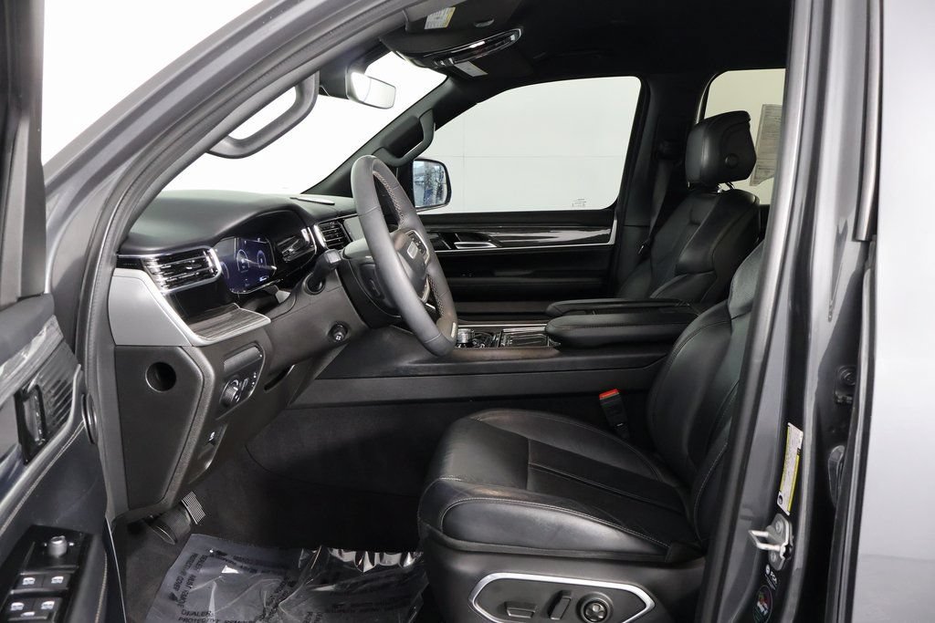 Used 2022 Jeep Wagoneer Series II AWD/4WD image 9