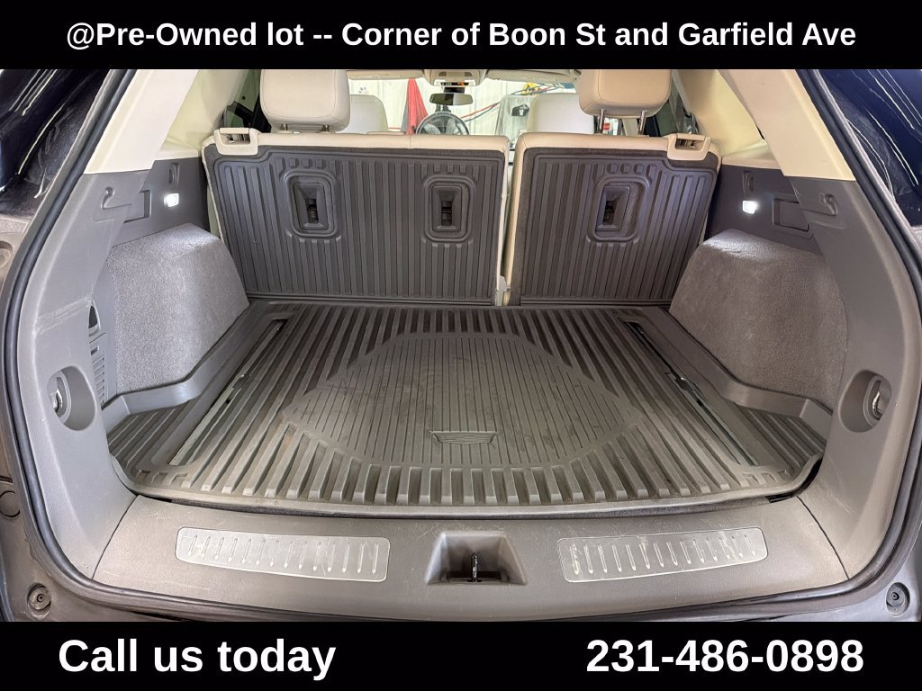 Used 2022 Cadillac XT5 Premium Luxury w/ LPO, Floor Liner Package AWD/4WD image 28