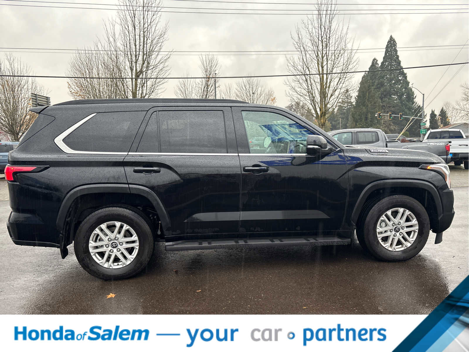 Used 2024 Toyota Sequoia SR5 w/ SR5 Premium Package image 7