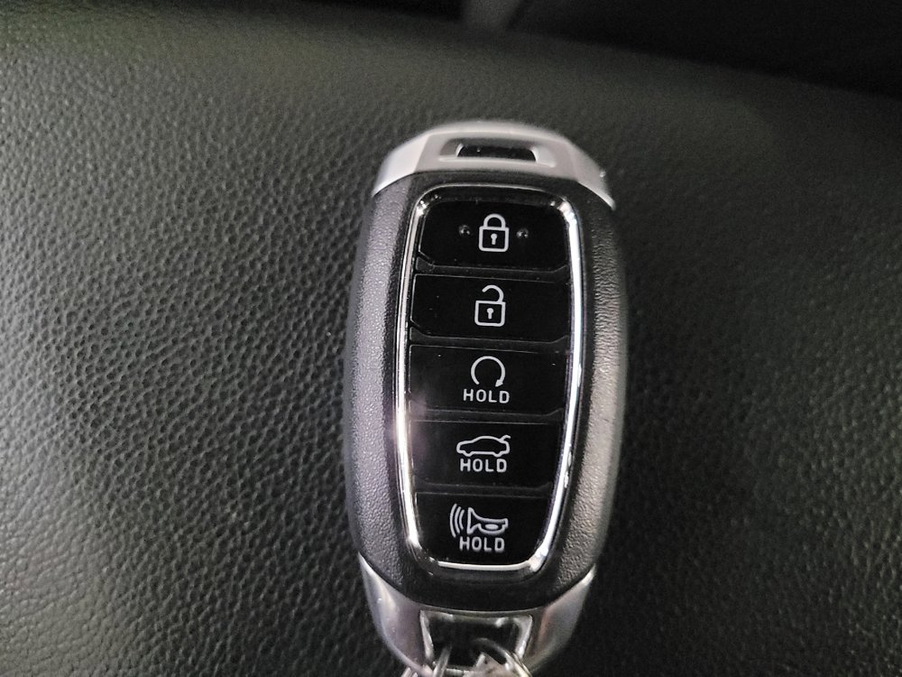 Used 2023 Hyundai Elantra SEL w/ Cargo Package image 32