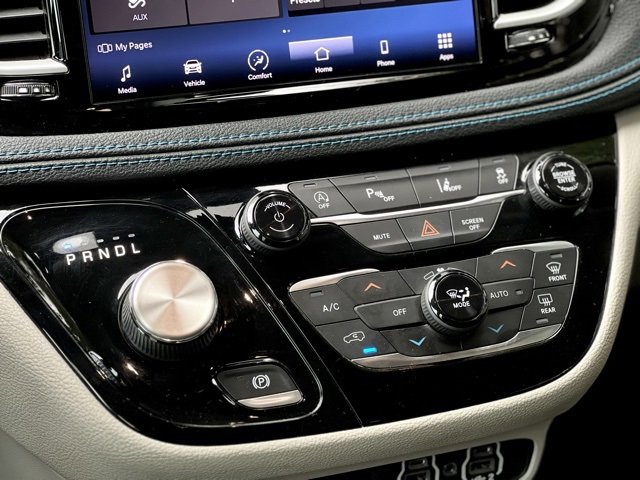 Used 2021 Chrysler Pacifica Touring-L image 42