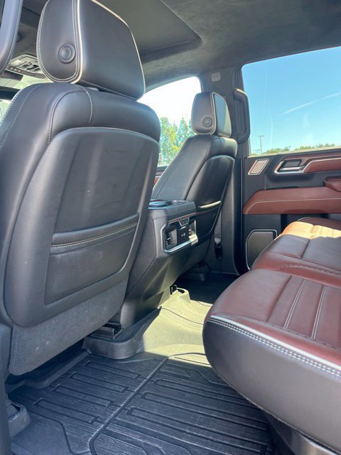 Used 2024 GMC Sierra 3500 Denali Ultimate AWD/4WD image 13