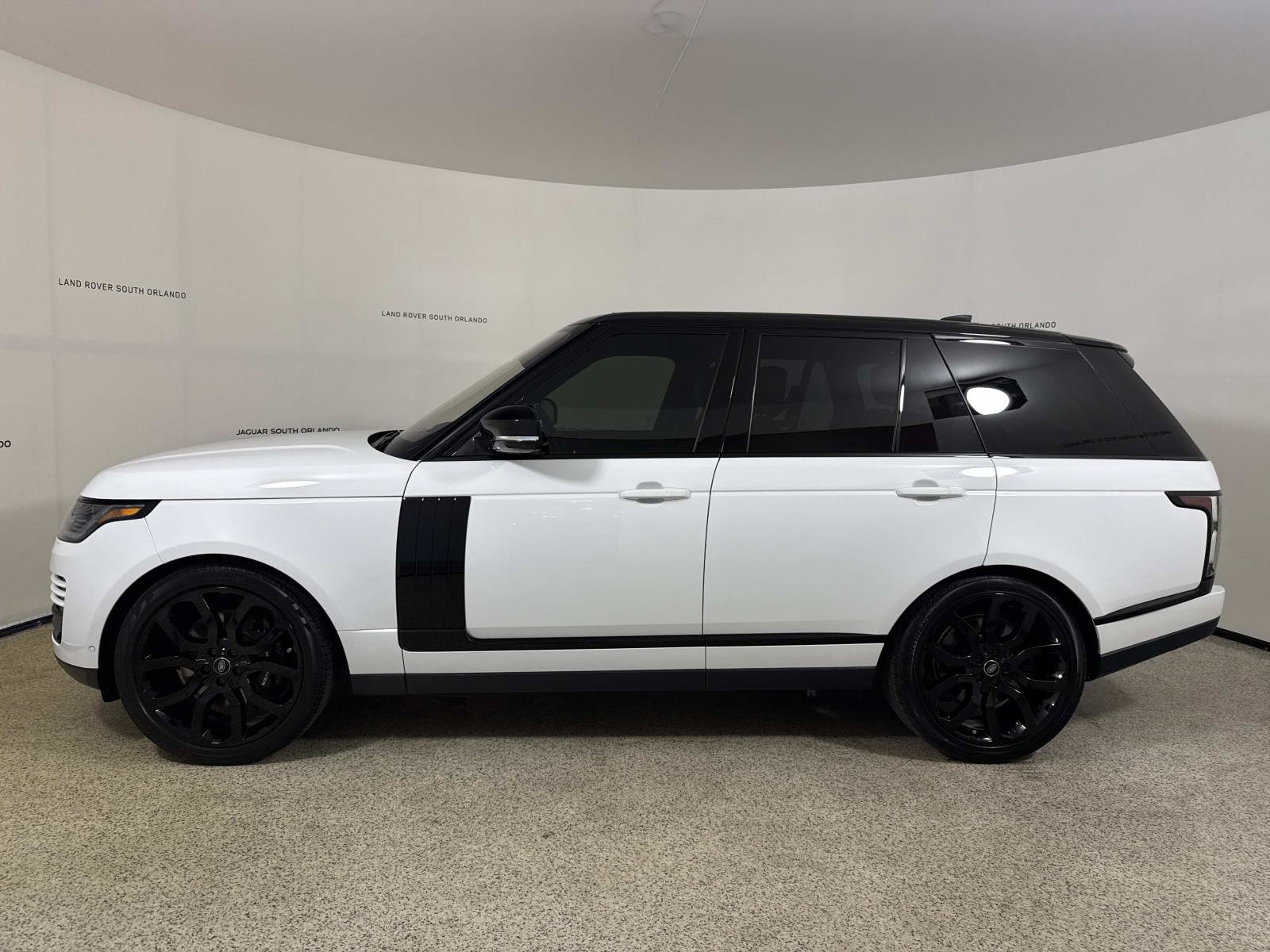 Used 2022 Land Rover Range Rover Westminster Edition AWD/4WD image 2