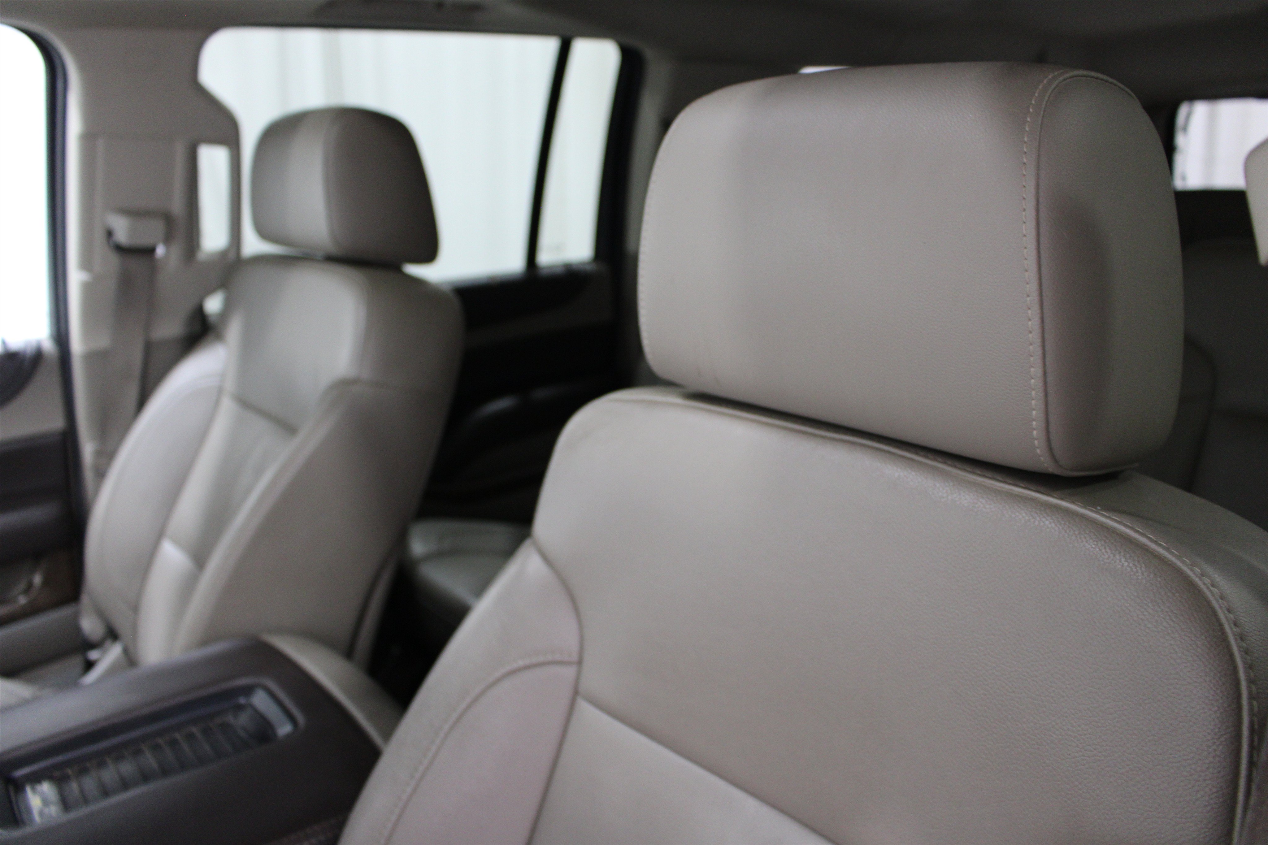 Used 2015 Chevrolet Suburban LT AWD/4WD image 4