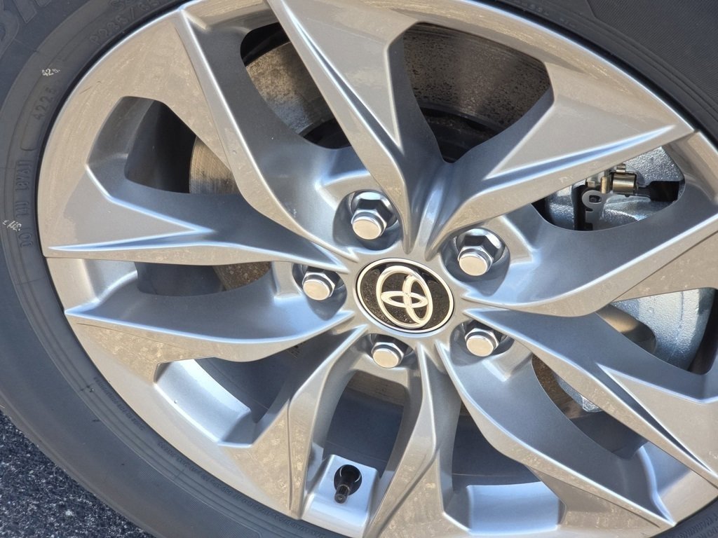 New 2026 Toyota Sienna LE image 16