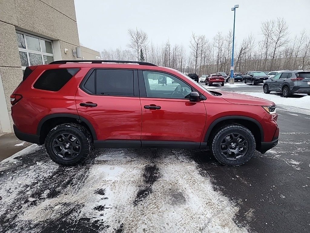 New 2025 Honda Pilot TrailSport image 4