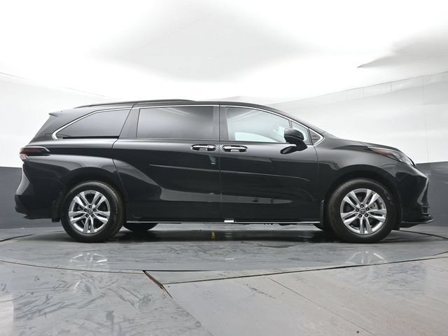 Certified 2026 Toyota Sienna XLE AWD/4WD image 40