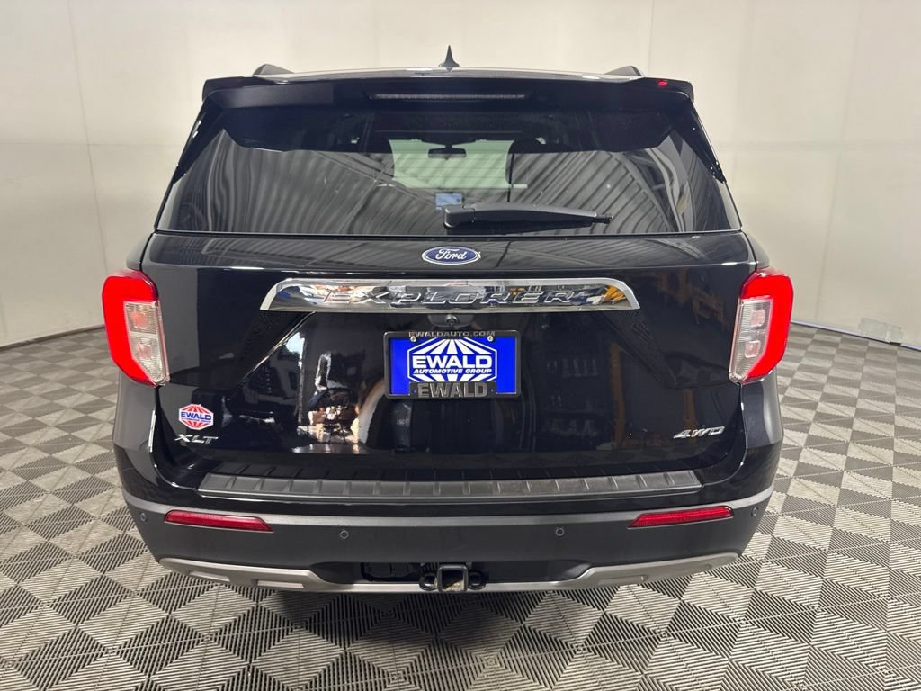 Used 2023 Ford Explorer XLT w/ Equipment Group 202A AWD/4WD image 9