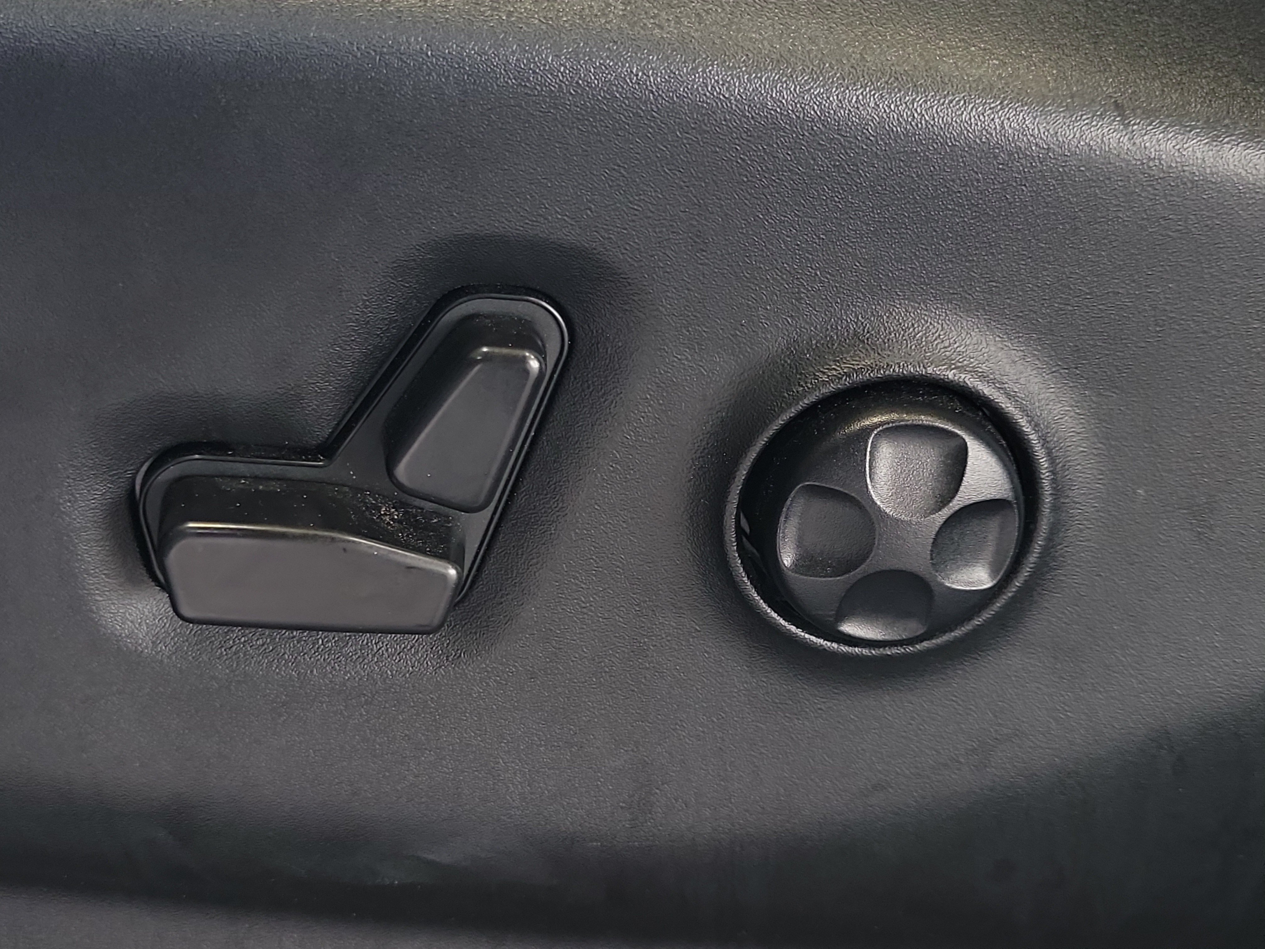 Certified 2025 Chrysler Pacifica Select FWD image 22