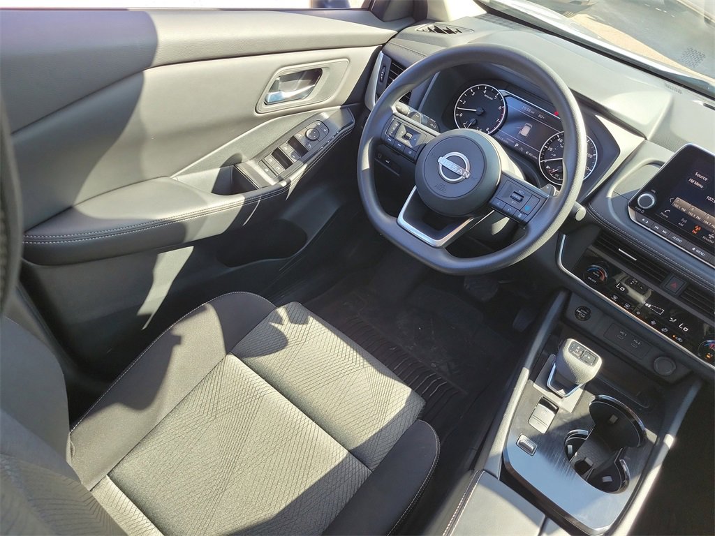 Used 2024 Nissan Rogue SV image 15