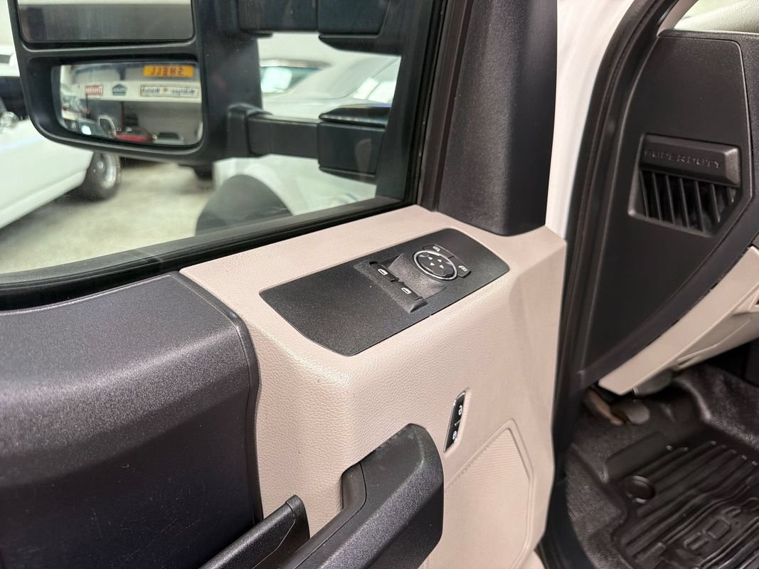 Used 2020 Ford F550 2WD Regular Cab Super Duty image 30