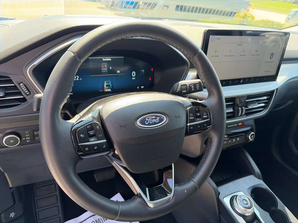 Used 2023 Ford Escape Platinum w/ Premium Technology Package AWD/4WD image 22