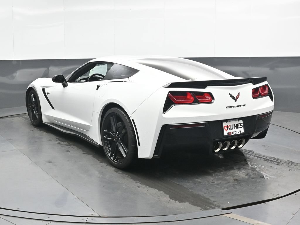 Used 2018 Chevrolet Corvette Stingray Coupe RWD image 9
