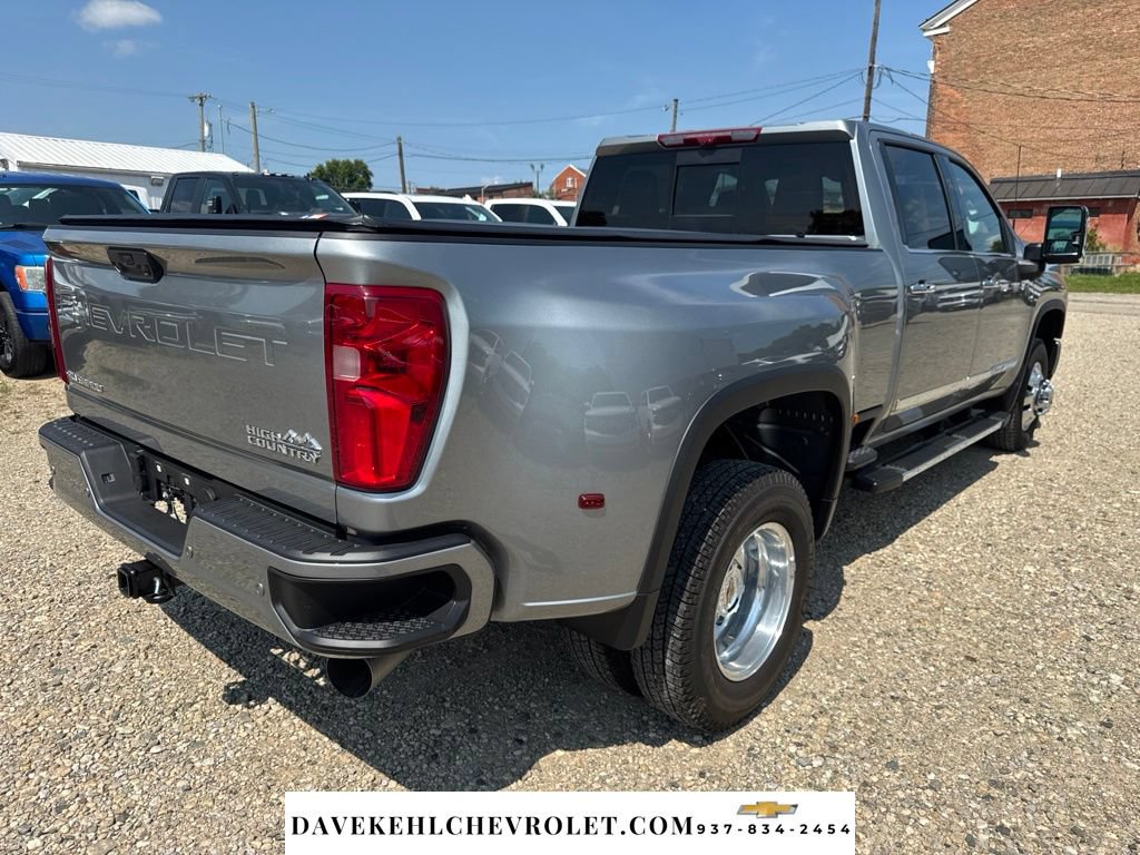 Used 2025 Chevrolet Silverado 3500 High Country w/ High Country Premium Package AWD/4WD image 6