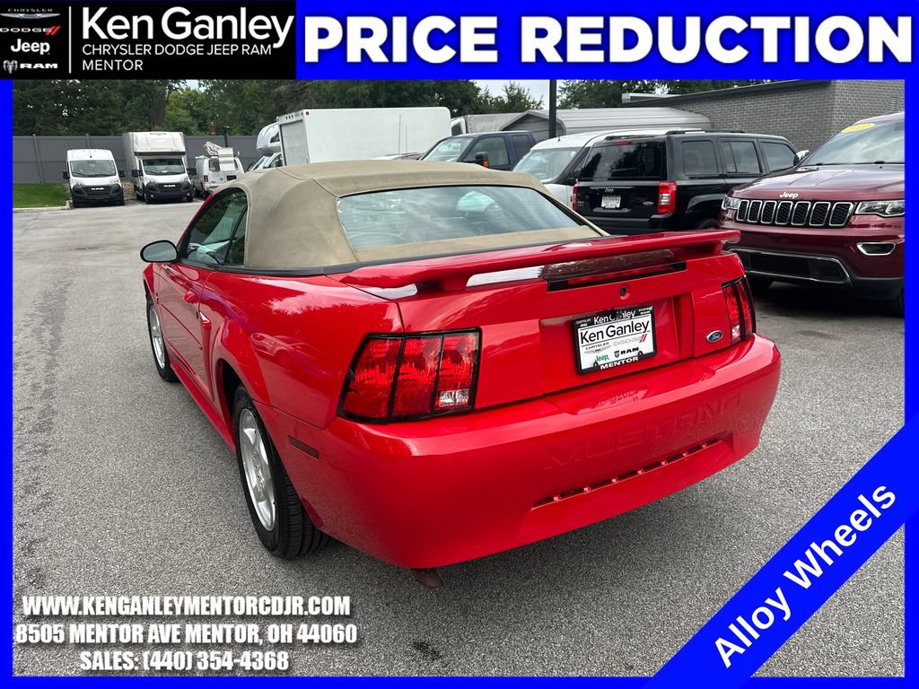 Used 2003 Ford Mustang Convertible RWD image 6