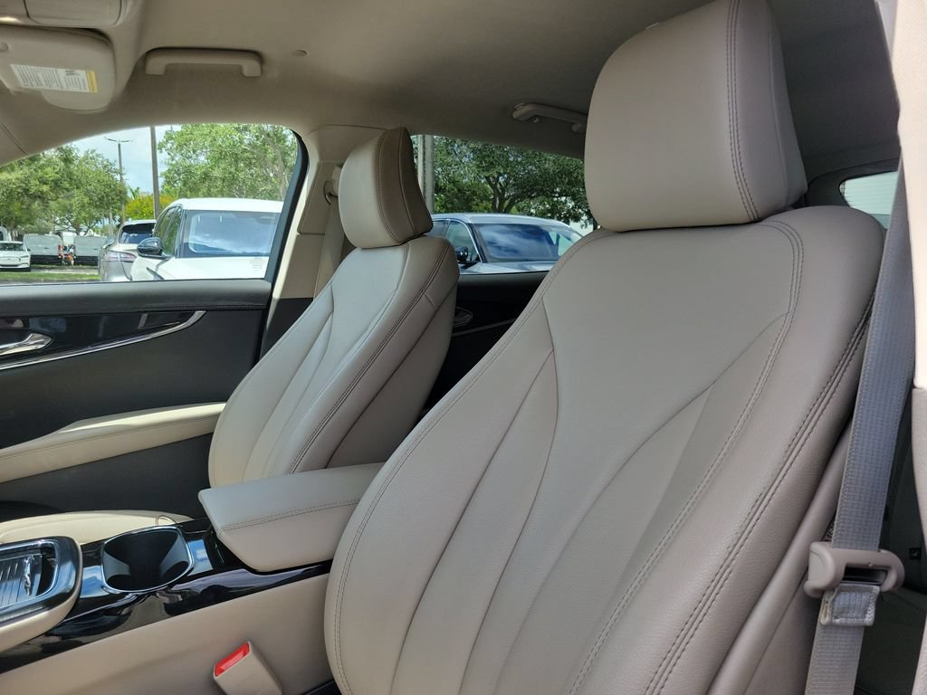 Certified 2023 Lincoln Nautilus FWD w/ Premium Package image 14