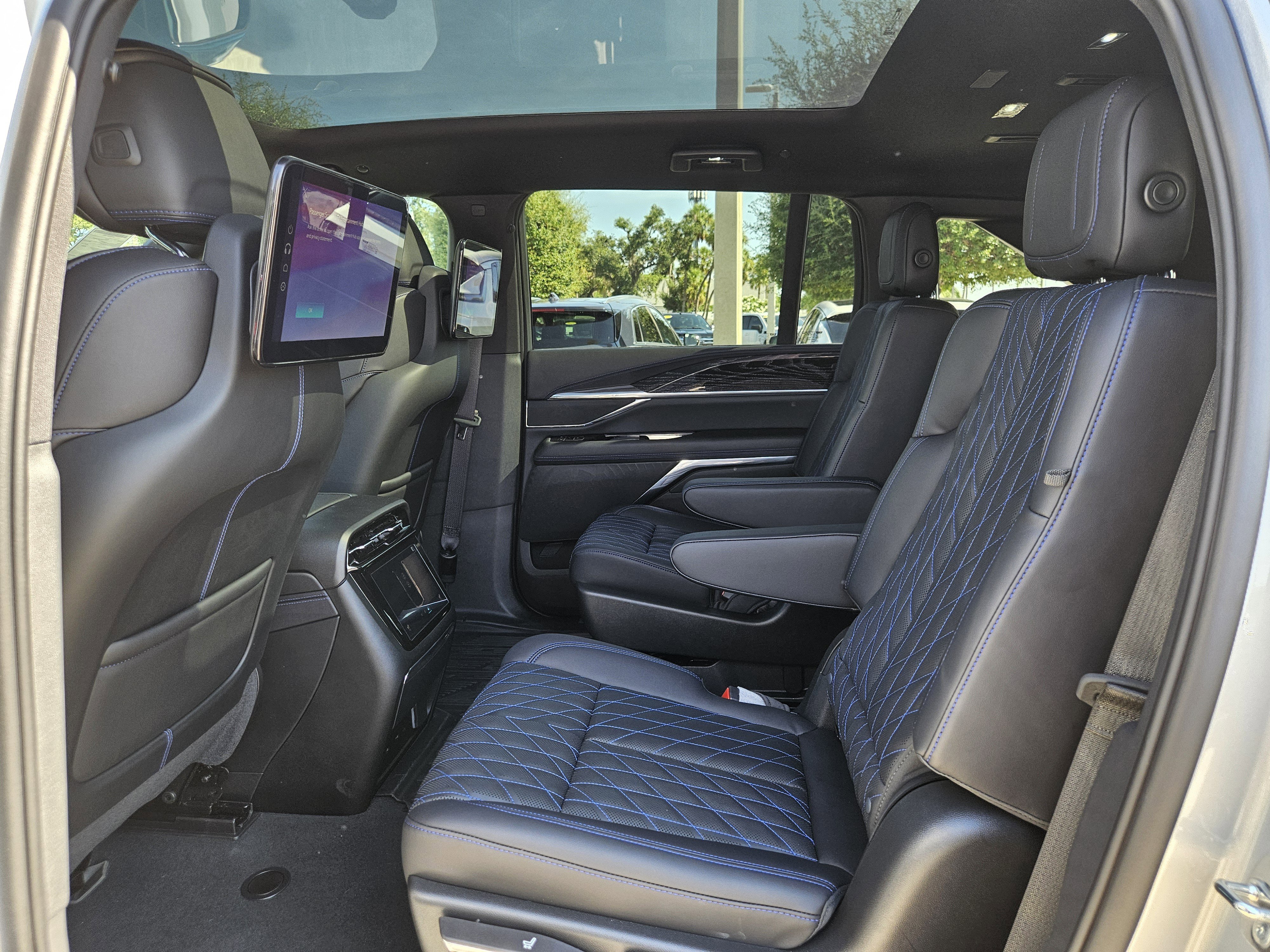 New 2025 Cadillac Escalade IQ Sport 1 w/ Smart Trailering package AWD/4WD image 14