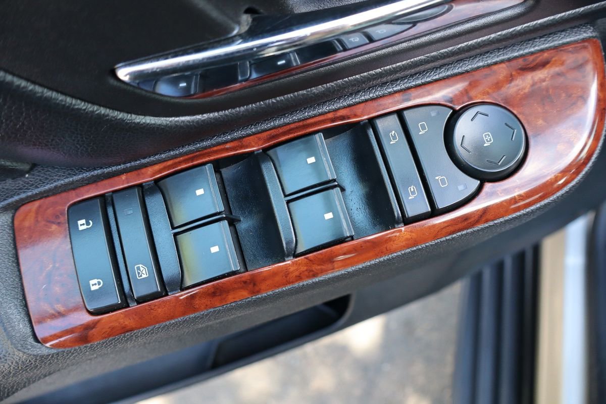 Used 2013 Chevrolet Tahoe LTZ image 29