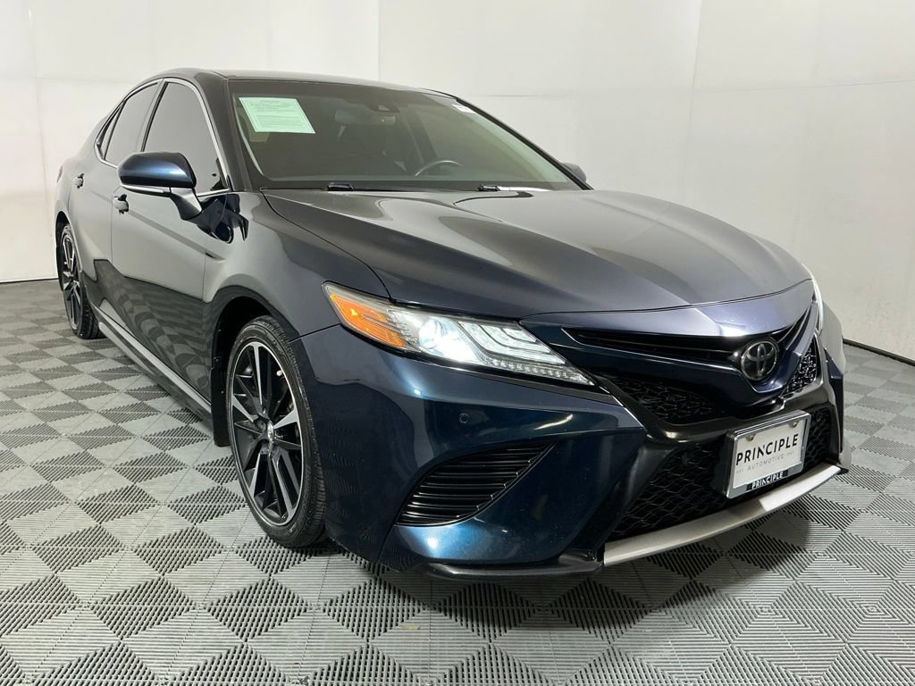 Used 2018 Toyota Camry XSE FWD image 4