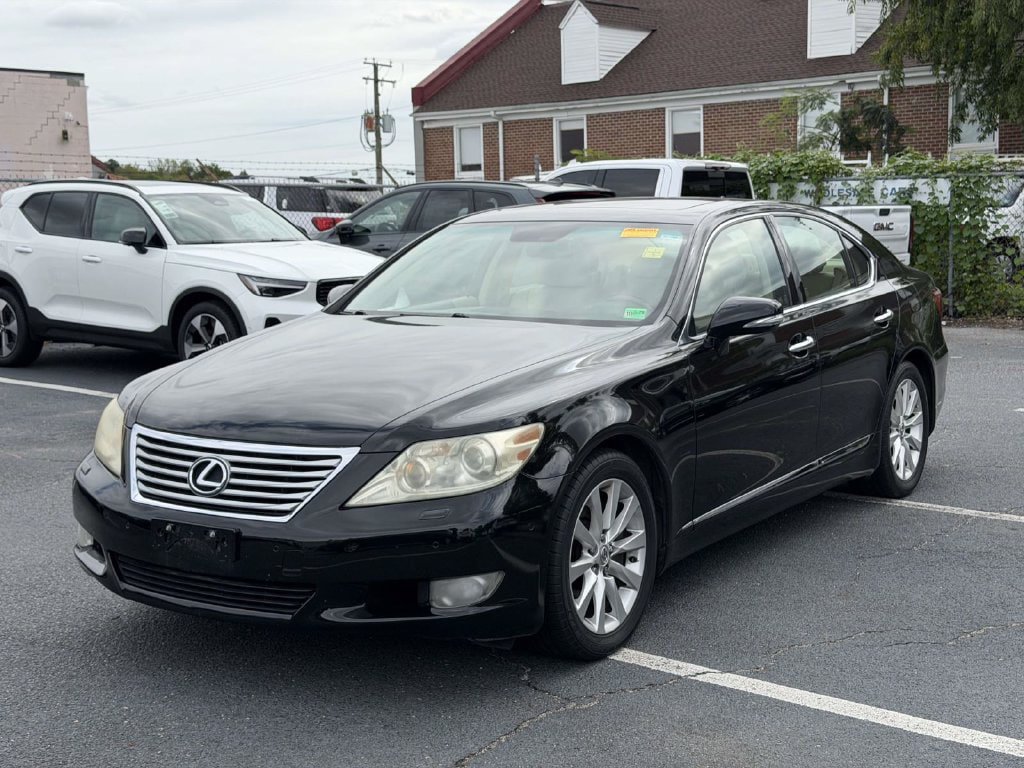 Used 2011 Lexus LS 460 AWD w/ Comfort Pkg image 4
