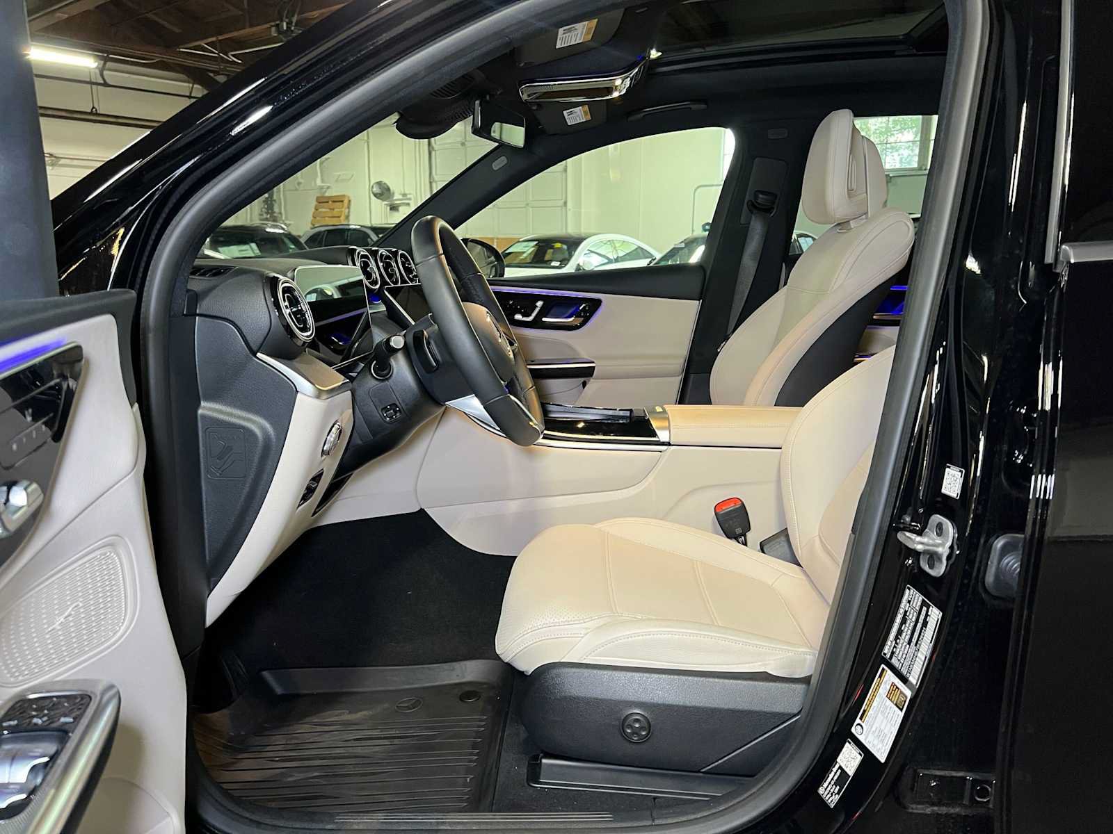 Used 2026 Mercedes-Benz GLC 300 4MATIC image 23